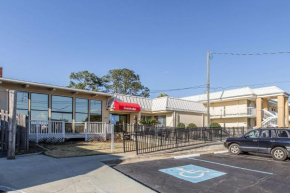 Отель Econo Lodge Thomasville  Томасвилл